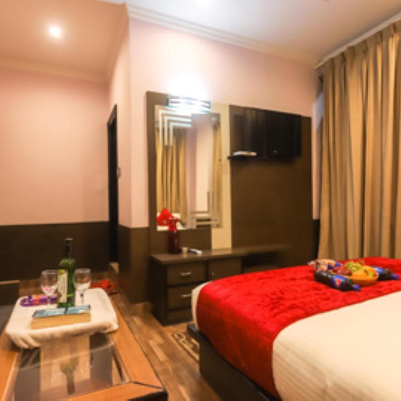 Hotel Holiday Hill, Near Mall Road, Mcleodganj# Parking#Restaurant Dharamshala Exterior photo