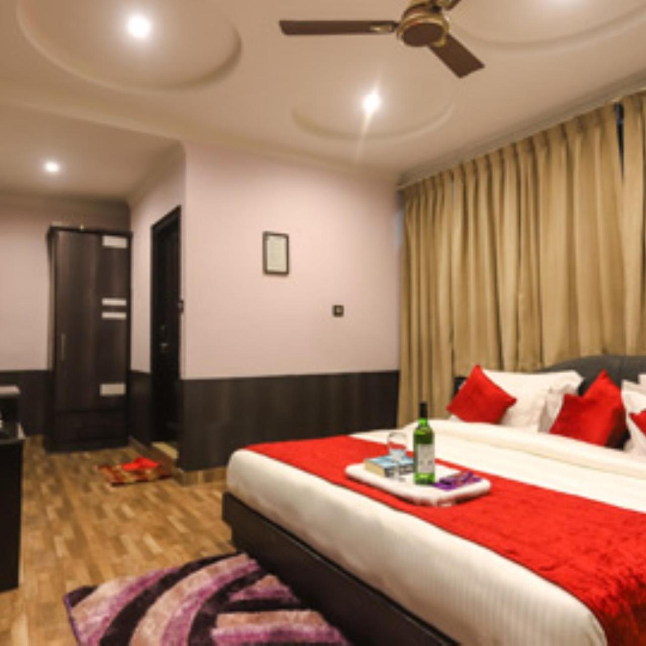 Hotel Holiday Hill, Near Mall Road, Mcleodganj# Parking#Restaurant Dharamshala Exterior photo
