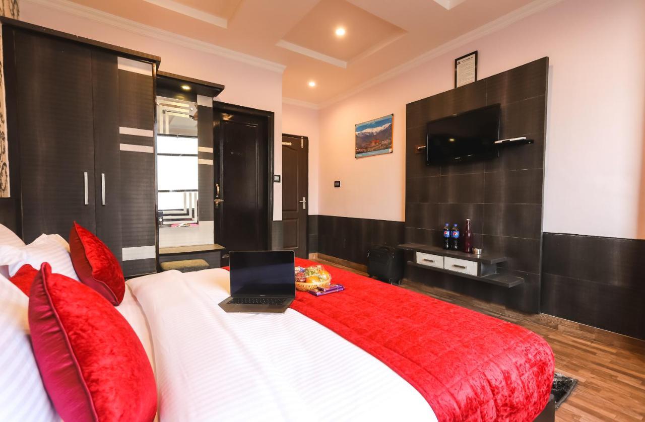 Hotel Holiday Hill, Near Mall Road, Mcleodganj# Parking#Restaurant Dharamshala Exterior photo