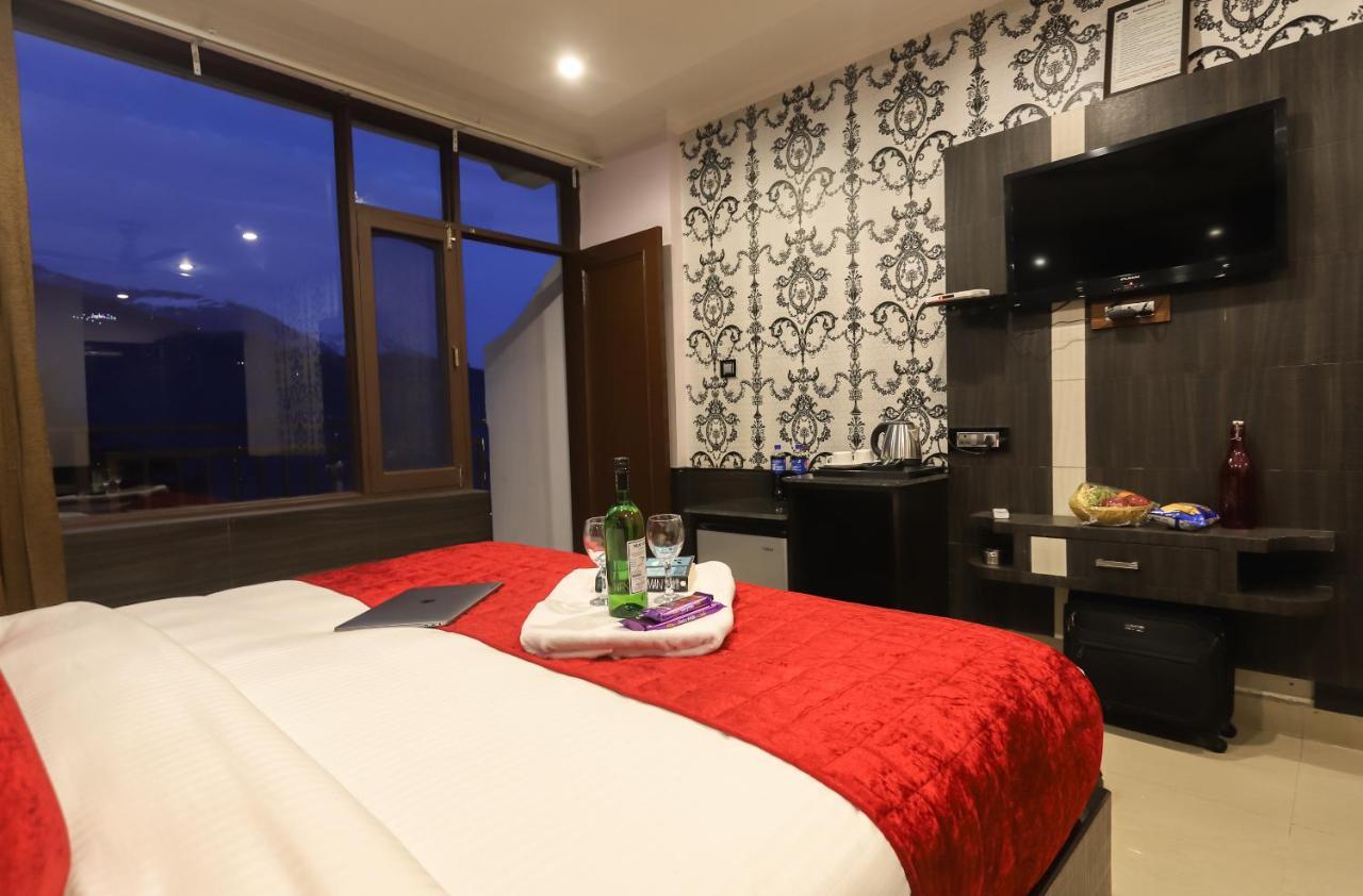 Hotel Holiday Hill, Near Mall Road, Mcleodganj# Parking#Restaurant Dharamshala Exterior photo
