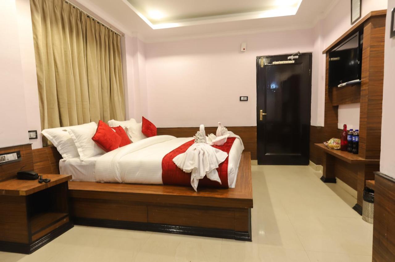 Hotel Holiday Hill, Near Mall Road, Mcleodganj# Parking#Restaurant Dharamshala Exterior photo