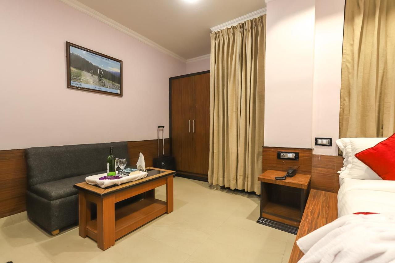 Hotel Holiday Hill, Near Mall Road, Mcleodganj# Parking#Restaurant Dharamshala Exterior photo