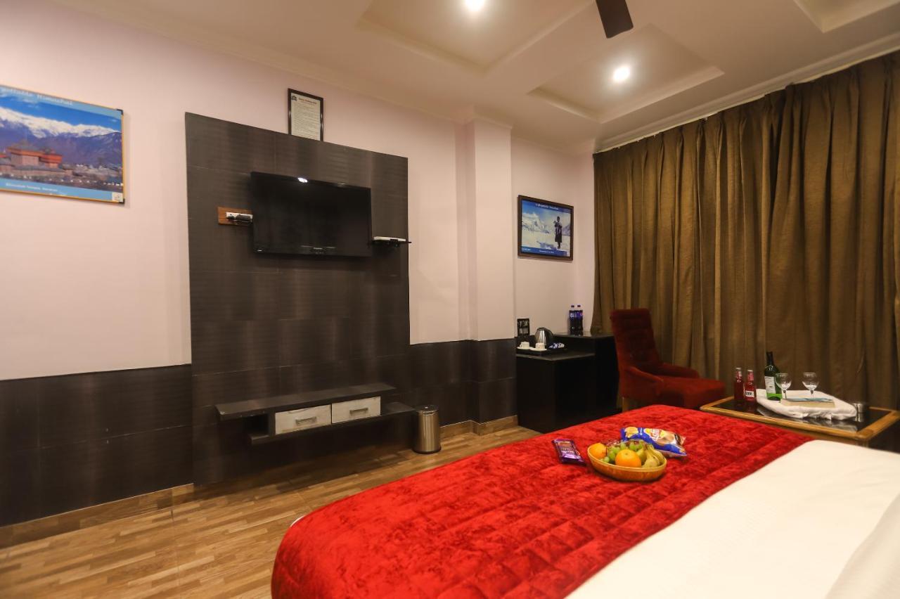 Hotel Holiday Hill, Near Mall Road, Mcleodganj# Parking#Restaurant Dharamshala Exterior photo